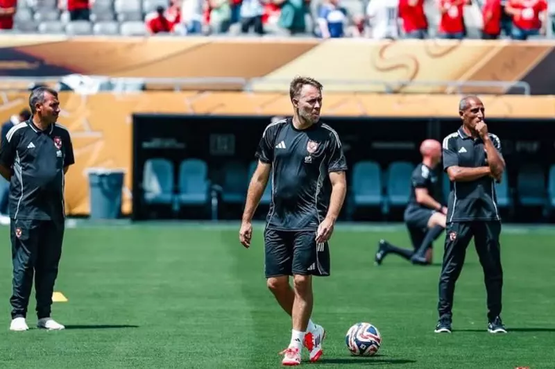 سيباستيان بودسيادلي محلل أداء الأهلي السابق